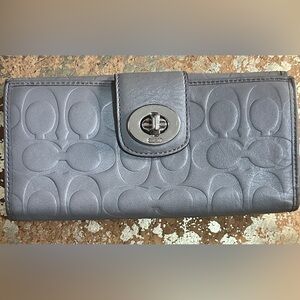 COACH Smoky Gray Embossed Leather Wallet w/ shiny Silver Turnlock. Pristine. EUC